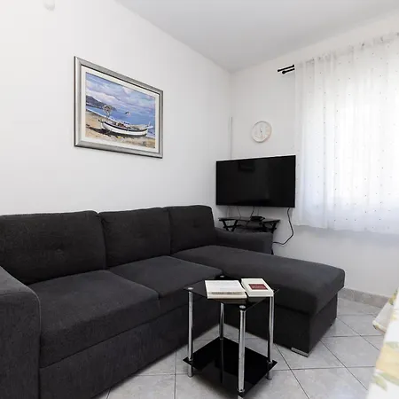 Angelina Apartment